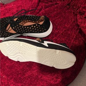 Women’s Shoes-L’amour Des Pieds